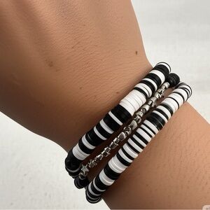 NEW Trendy Boho Black White Heishi Style Bracelet Stack -
Chic Dainty Layering